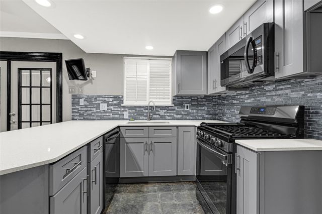 6319 Bluestone Drive, Houston, TX 77016