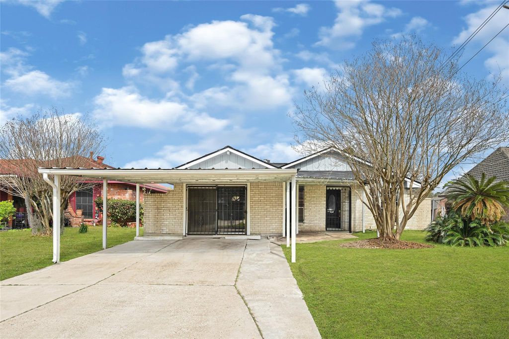 6319 Bluestone Drive, Houston, TX 77016