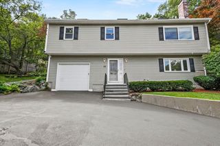 35 Sylvanus Wood Lane, Woburn, MA 01801