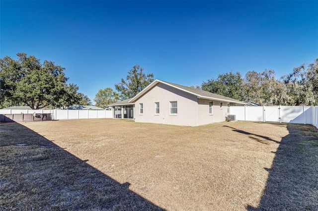 703 N POLK AVENUE, Fort Meade, FL 33841