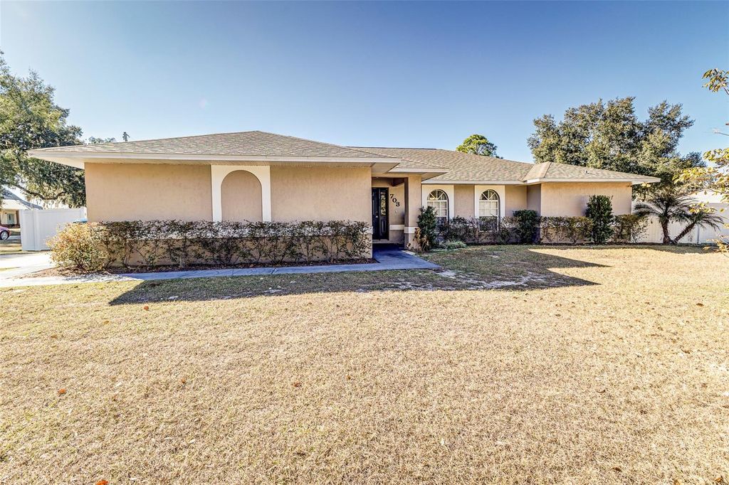 703 N POLK AVENUE, Fort Meade, FL 33841