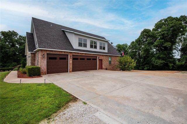 11010 Meadow Lark Road, Rogers, AR 72756
