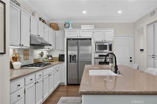 22 Mossdale Court, Azusa, CA 91702