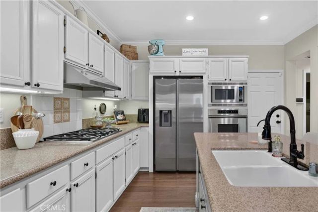 22 Mossdale Court, Azusa, CA 91702