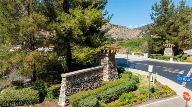 22 Mossdale Court, Azusa, CA 91702