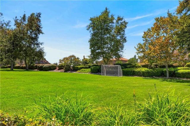 22 Mossdale Court, Azusa, CA 91702