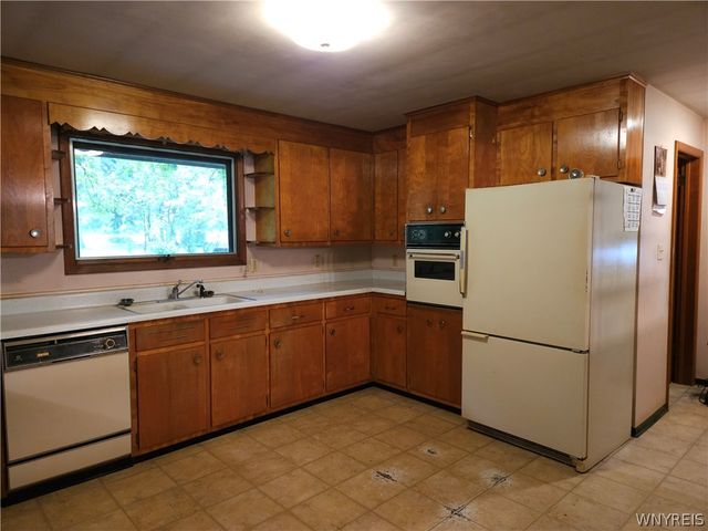 8415 Sisson Highway, Eden, NY 14057