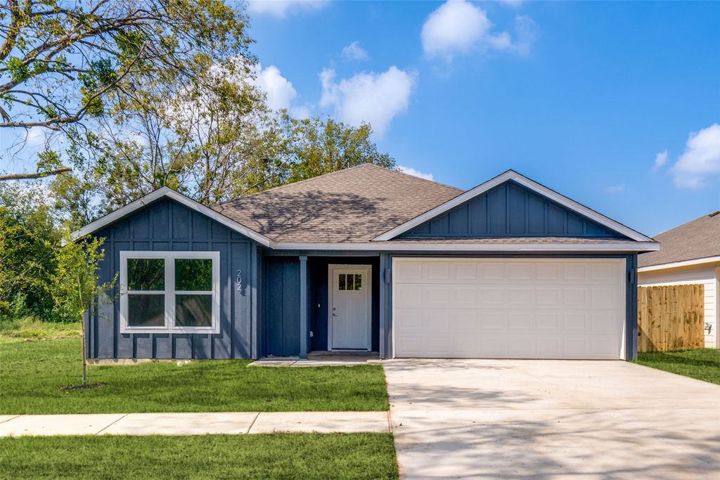 202 Campbell Street, Terrell, TX 75160