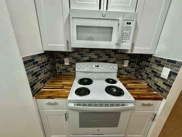 1201 Lake Victoria Drive P, West Palm Beach, FL 33411