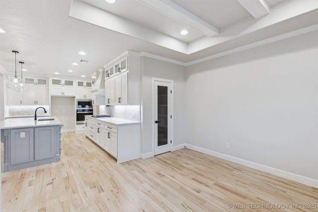 205 W 164th Place S, Glenpool, OK 74033