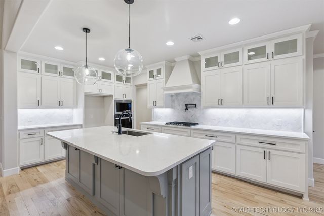 205 W 164th Place S, Glenpool, OK 74033