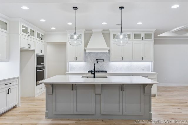 205 W 164th Place S, Glenpool, OK 74033