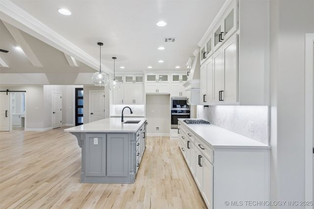 205 W 164th Place S, Glenpool, OK 74033