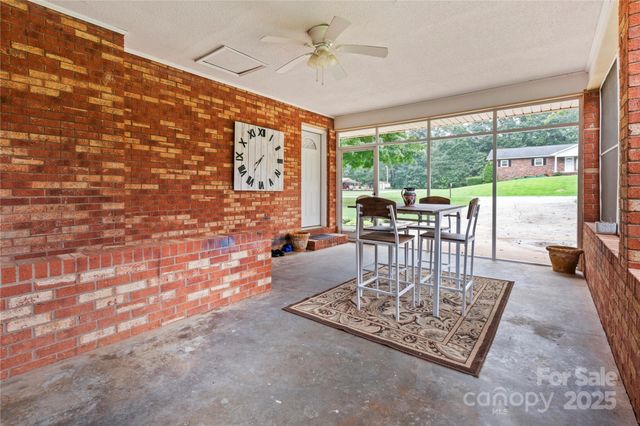 4515 Diamond Street, Hudson, NC 28638