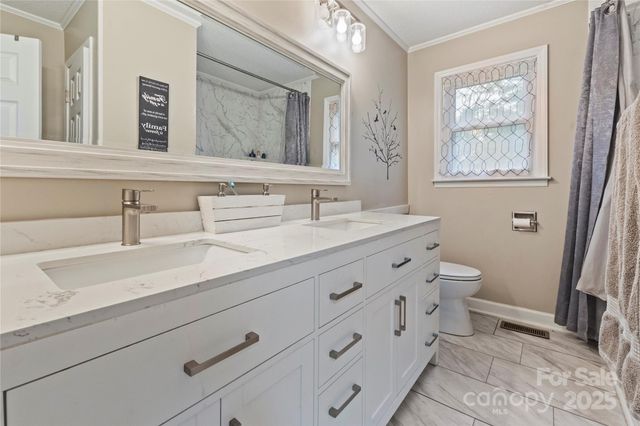 4515 Diamond Street, Hudson, NC 28638