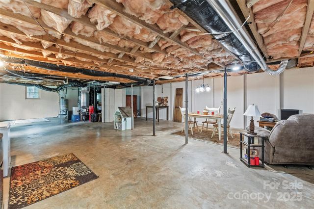 4515 Diamond Street, Hudson, NC 28638