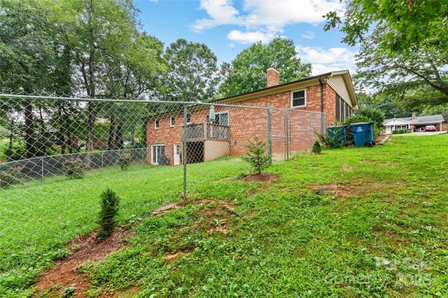 4515 Diamond Street, Hudson, NC 28638