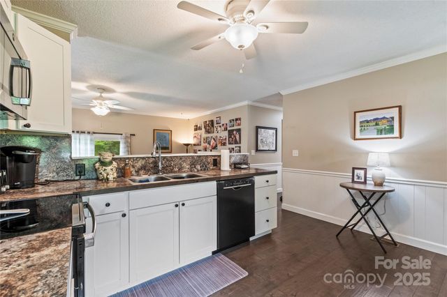 4515 Diamond Street, Hudson, NC 28638