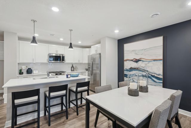 5335 Long Pointe Pass, Woodbury, MN 55129