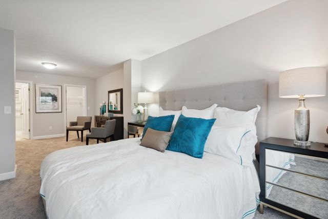 5335 Long Pointe Pass, Woodbury, MN 55129