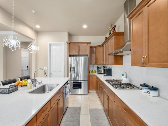 2127 Chennault Avenue, Clovis, CA 93611