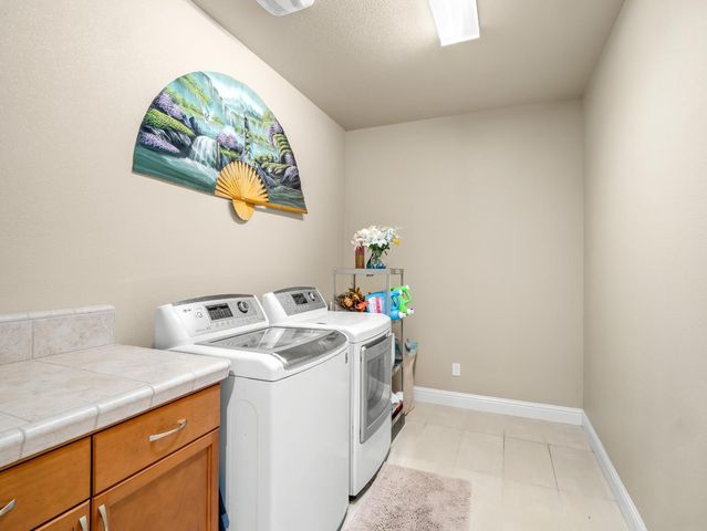 2127 Chennault Avenue, Clovis, CA 93611