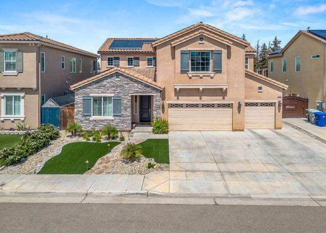 2127 Chennault Avenue, Clovis, CA 93611