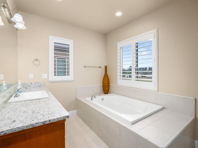 2127 Chennault Avenue, Clovis, CA 93611