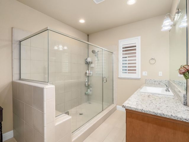 2127 Chennault Avenue, Clovis, CA 93611