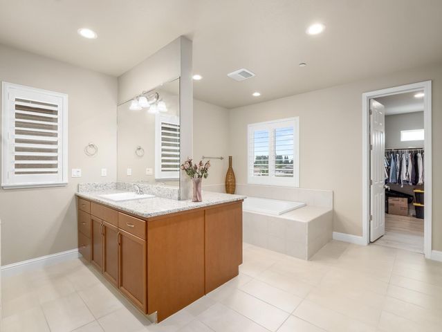 2127 Chennault Avenue, Clovis, CA 93611