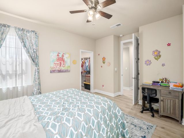 2127 Chennault Avenue, Clovis, CA 93611