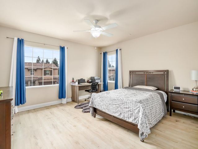 2127 Chennault Avenue, Clovis, CA 93611