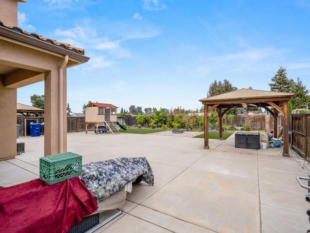 2127 Chennault Avenue, Clovis, CA 93611