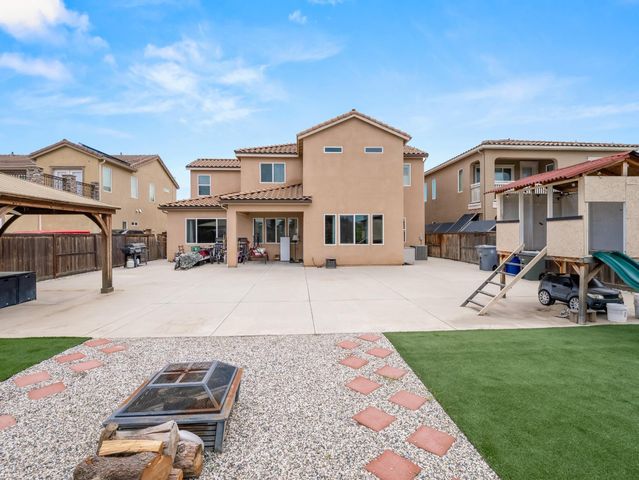 2127 Chennault Avenue, Clovis, CA 93611