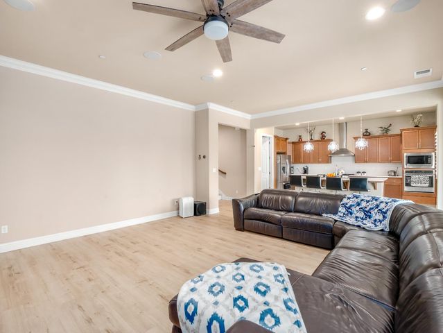 2127 Chennault Avenue, Clovis, CA 93611