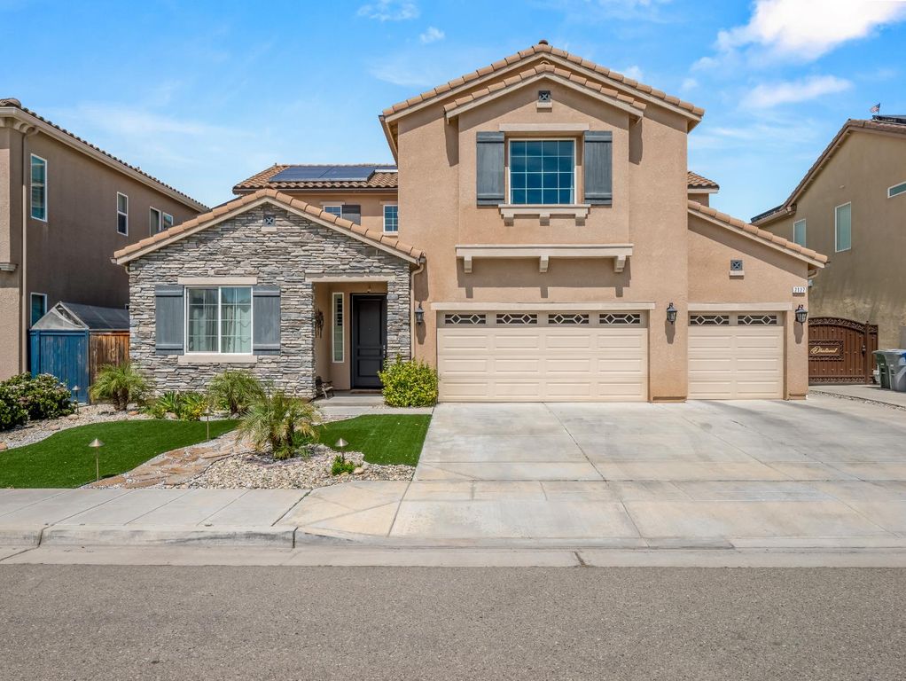 2127 Chennault Avenue, Clovis, CA 93611