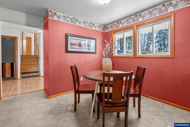 36765 Glaser Dr, Scio, OR 97374