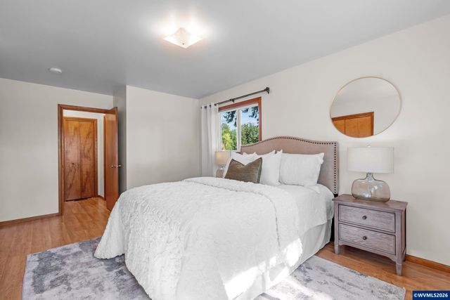 36765 Glaser Dr, Scio, OR 97374