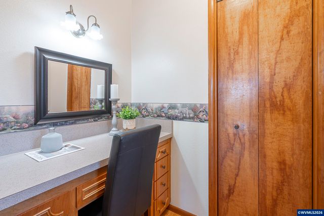 36765 Glaser Dr, Scio, OR 97374