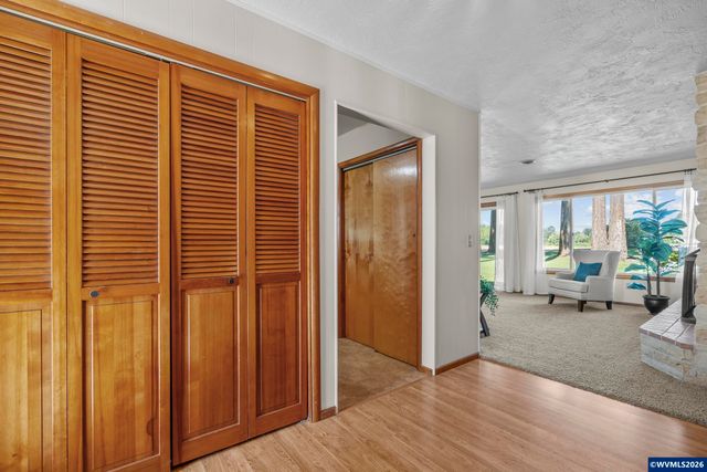 36765 Glaser Dr, Scio, OR 97374