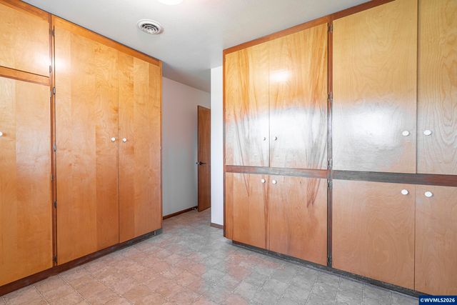 36765 Glaser Dr, Scio, OR 97374