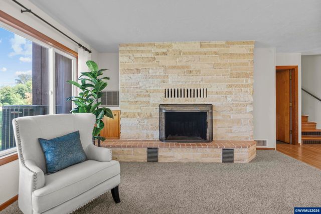 36765 Glaser Dr, Scio, OR 97374