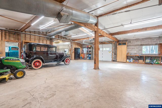 36765 Glaser Dr, Scio, OR 97374