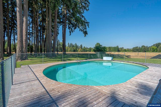 36765 Glaser Dr, Scio, OR 97374