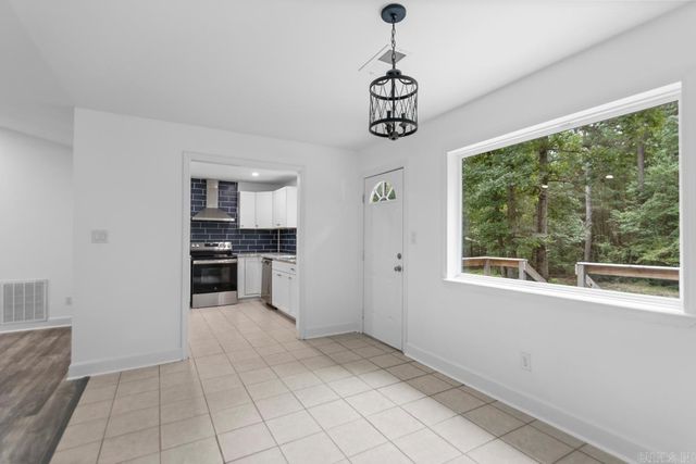 1 Cozy Lane, Redfield, AR 72132