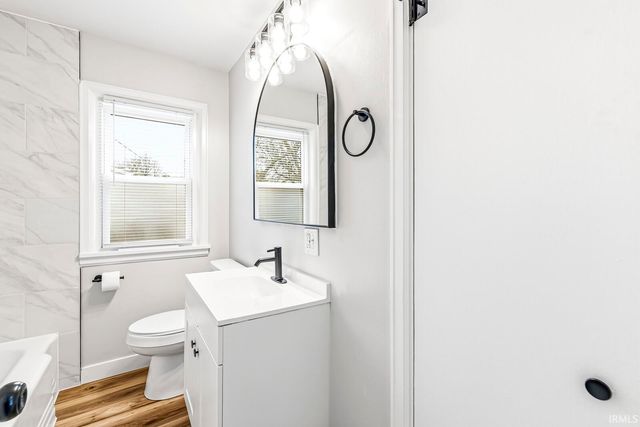 2022 Hollywood Place, South Bend, IN 46616