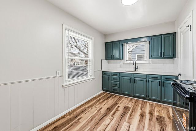 2022 Hollywood Place, South Bend, IN 46616