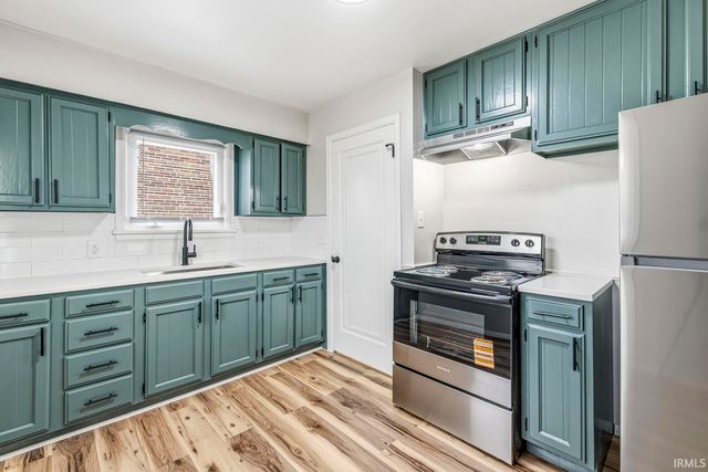 2022 Hollywood Place, South Bend, IN 46616