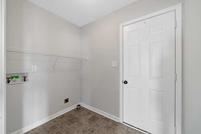 1232 Channelview Dr, Clarksville, TN 37040