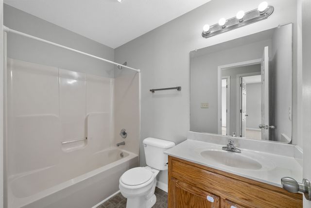 1232 Channelview Dr, Clarksville, TN 37040